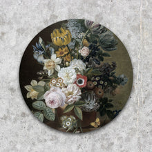 Afbeelding in Gallery-weergave laden, Stilleven met bloemen en boek - Rond

