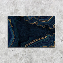 Afbeelding in Gallery-weergave laden, Donkerblauwe agaat met gouden ader
